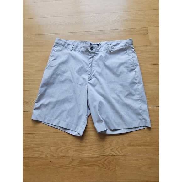 Men's Chaps Golf 78 Shorts Size 40 Light Gray/ Geometric‎ Squares/ Boxed - Picture 1 of 10